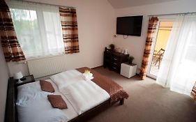 Bedrooms 3 Maja 15A